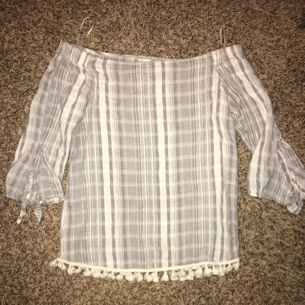 Off the shoulder long sleeve